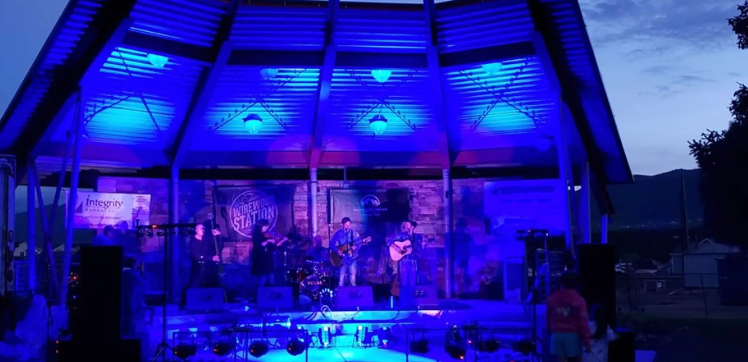 wirewood station concert on stage